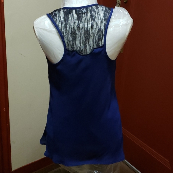 AQUA BLUE SLEEVELESS TOP SIZE MEDIUM - Picture 5 of 12